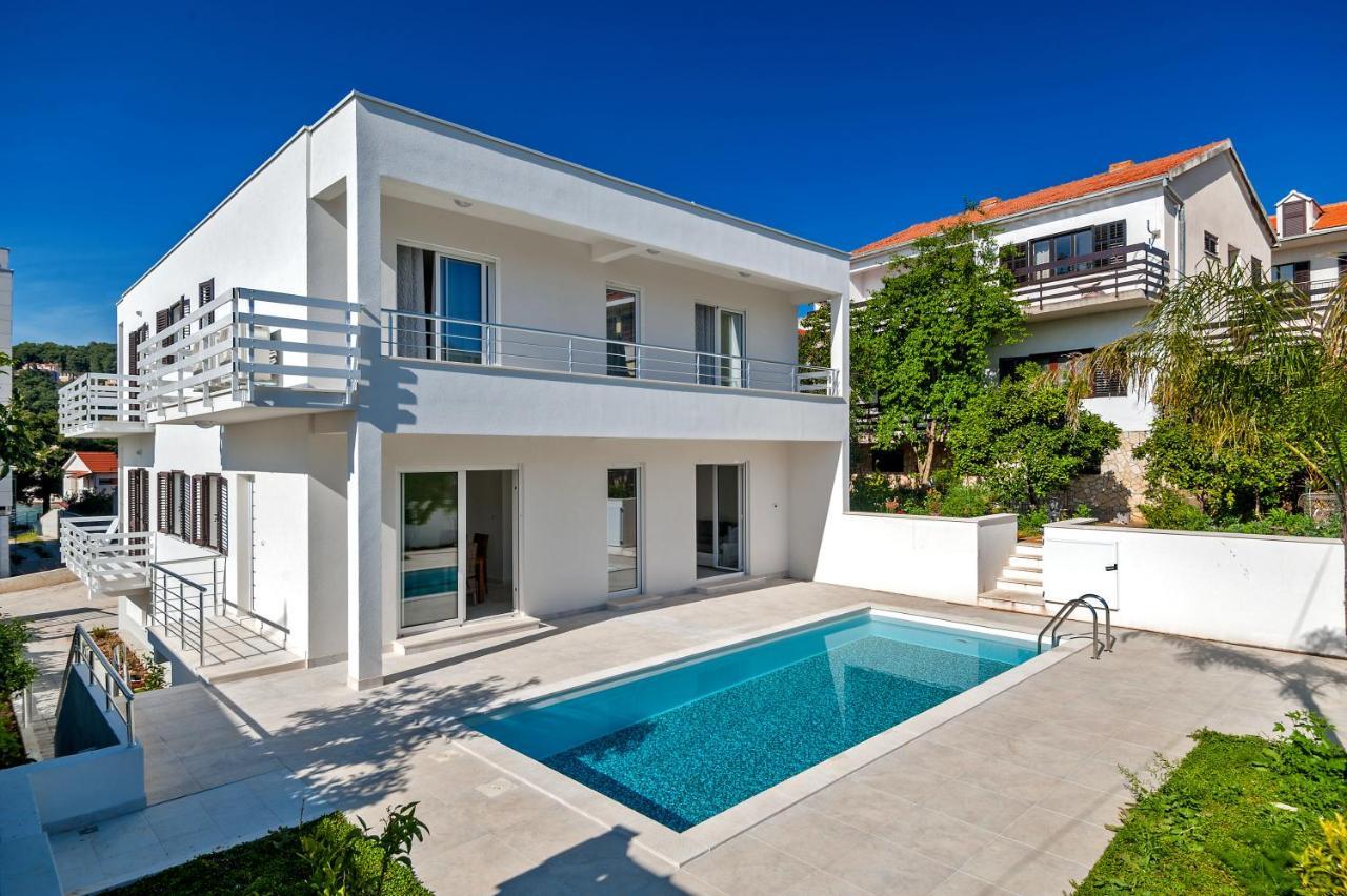 Apartma Rozac *